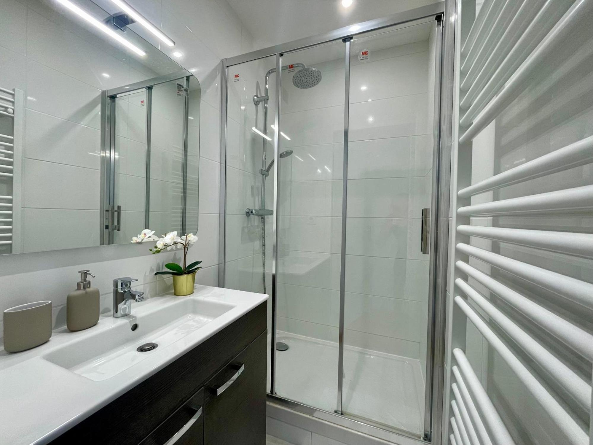 Bngo I Le Spacieux I 3 Chambres, 2 Salles De Bain, Parking Prive Gratuit, 8 Personnes, Vieux Lyon Hypercentre エクステリア 写真